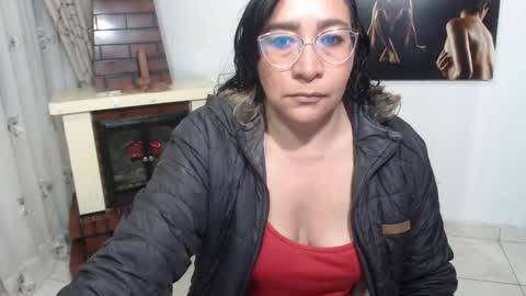 Snapshot of grace_mature_milf chatting on October 16, 10:29 am grace_mature_milf online show from October 16, 10:29 am