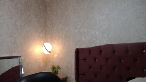 Snapshot of graceblu chatting on September 30, 5:02 am Grace online show from September 30, 5:02 am