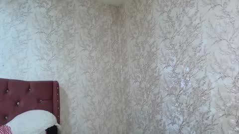 Snapshot of graceblu chatting on November 2, 4:27 am Grace online show from November 2, 4:27 am