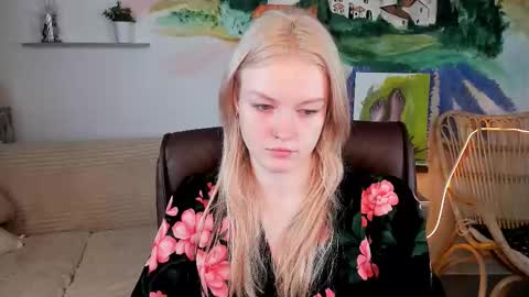 Snapshot of graceglamour chatting on March 12, 5:13 am Grace Glamour online show from March 12, 5:13 am
