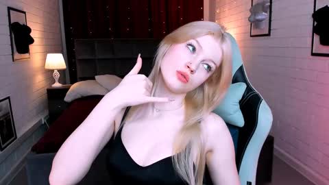 Snapshot of graceglamour chatting on January 23, 5:24 am Grace Glamour online show from January 23, 5:24 am