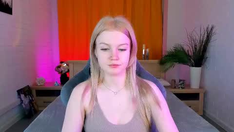 Snapshot of graceglamour chatting on February 9, 5:08 am Grace Glamour online show from February 9, 5:08 am