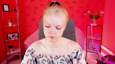 Snapshot of graceglamour chatting on January 22, 5:26 am Grace Glamour online show from January 22, 5:26 am