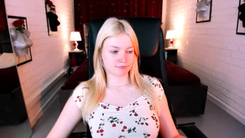 Snapshot of graceglamour chatting on September 15, 5:27 am Grace Glamour online show from September 15, 5:27 am