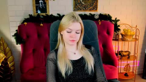 Snapshot of graceglamour chatting on December 30, 5:37 am Grace Glamour online show from December 30, 5:37 am