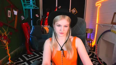 Snapshot of graceglamour chatting on December 23, 5:28 am Grace Glamour online show from December 23, 5:28 am
