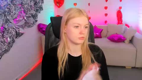 Snapshot of graceglamour chatting on February 22, 5:12 am Grace Glamour online show from February 22, 5:12 am