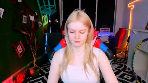 Snapshot of graceglamour chatting on February 26, 5:46 am Grace Glamour online show from February 26, 5:46 am