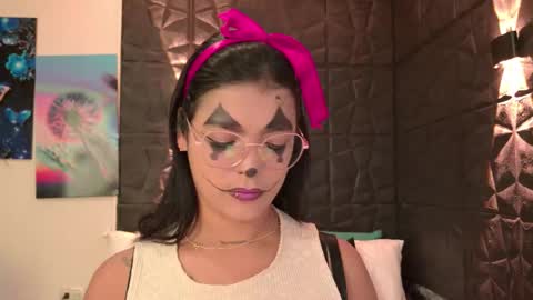 Snapshot of graceymilf999 chatting on October 31, 11:58 am Gracey Milf online show from October 31, 11:58 am