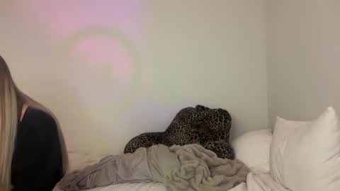 graceyrose online show from October 2, 7:02 am