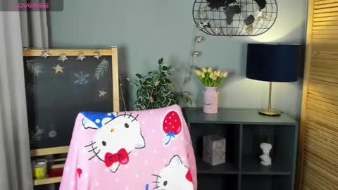 gracieave online show from January 18, 1:24 am