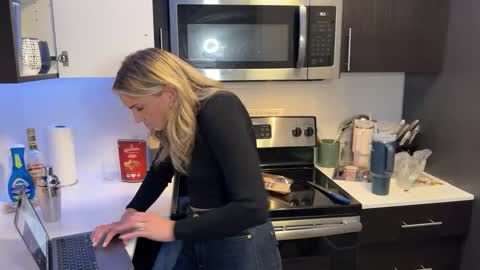 Gracie Mae online show from January 10, 9:53 pm