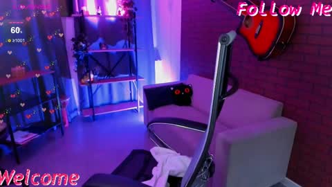 GrayceWild online show from February 24, 11:30 am