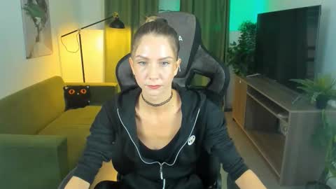 GrayceWild online show from September 15, 5:27 am