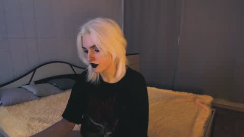 Snapshot of green_tea666 chatting on February 6, 10:58 am Lilith online show from February 6, 10:58 am