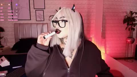 Snapshot of greennbella chatting on September 23, 7:12 pm   online show from September 23, 7:12 pm