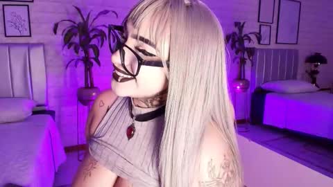 Snapshot of greennbella chatting on September 17, 7:45 pm   online show from September 17, 7:45 pm