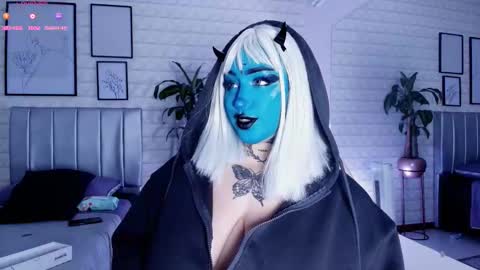 Snapshot of greennbella chatting on September 24, 7:13 pm   online show from September 24, 7:13 pm