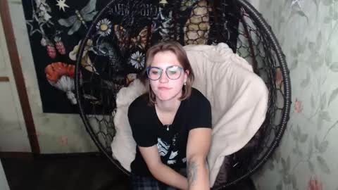 Lina online show from October 4, 4:11 pm