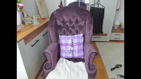 Snapshot of gretamilf chatting on September 27, 7:04 am GretaMilf online show from September 27, 7:04 am