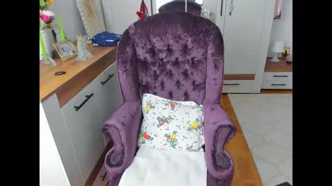 Snapshot of gretamilf chatting on October 10, 8:41 am GretaMilf online show from October 10, 8:41 am