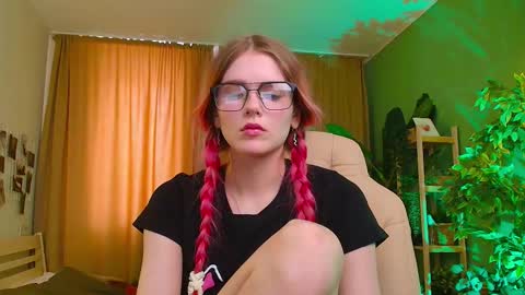 gretchen_mol online show from March 6, 8:20 am