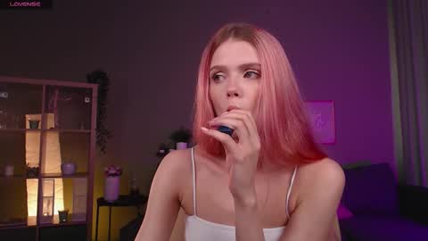 Snapshot of gretchen_mol chatting on October 7, 7:35 am gretchen_mol online show from October 7, 7:35 am