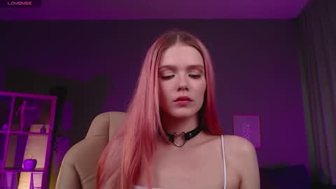 Snapshot of gretchen_mol chatting on October 8, 7:46 am gretchen_mol online show from October 8, 7:46 am