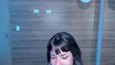 Snapshot of gummyluv chatting on October 9, 12:15 am gummyluv online show from October 9, 12:15 am