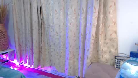 gyal_8_ online show from October 10, 4:28 am