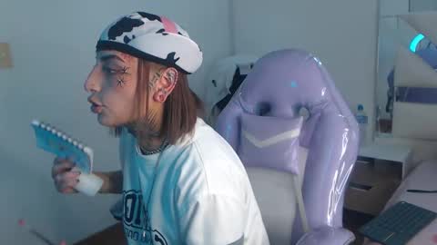 gyal_8_ online show from November 6, 3:23 am