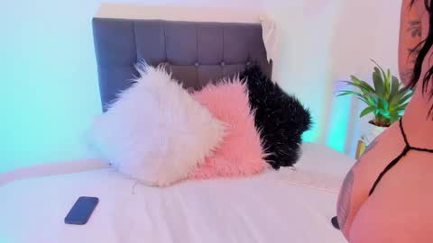 Snapshot of gypsie_velvett chatting on March 4, 7:01 pm Samy Velvet dayatorres 23 Followme online show from March 4, 7:01 pm