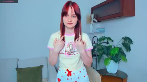 Chloe online show from November 7, 6:46 pm