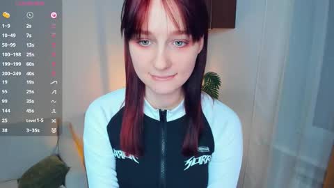 Chloe online show from December 5, 9:05 pm