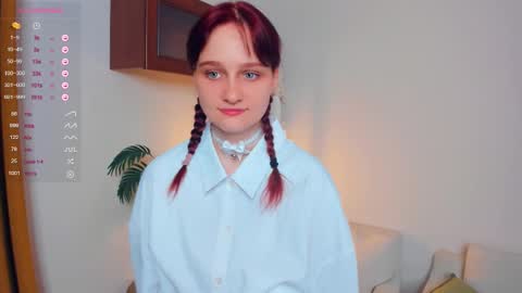 Chloe online show from October 3, 6:57 pm