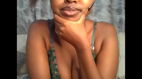 Snapshot of h_o_t_goddess chatting on January 9, 8:24 am h_o_t_goddess online show from January 9, 8:24 am