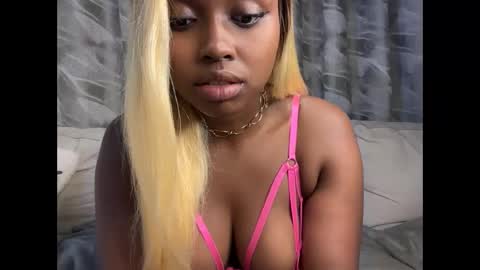 Snapshot of h_o_t_goddess chatting on October 19, 10:23 pm h_o_t_goddess online show from October 19, 10:23 pm