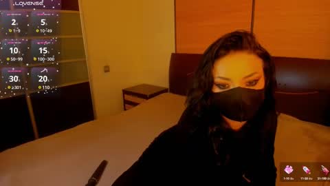 Snapshot of habibi_moon chatting on February 23, 11:15 am Linda online show from February 23, 11:15 am