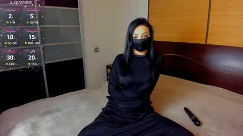 Snapshot of habibi_moon chatting on February 19, 2:33 am Linda online show from February 19, 2:33 am