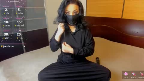 Snapshot of habibi_moon chatting on March 5, 2:25 am Linda online show from March 5, 2:25 am