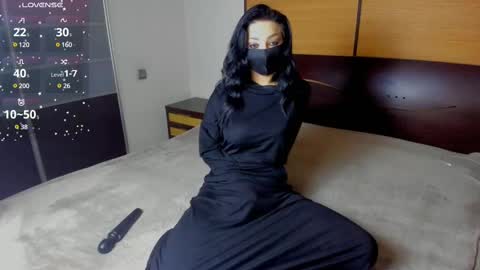 Snapshot of habibi_moon chatting on February 14, 2:18 am Linda online show from February 14, 2:18 am