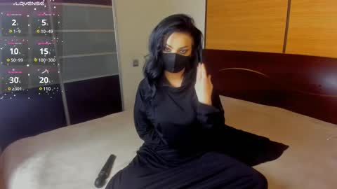 Snapshot of habibi_moon chatting on February 24, 2:27 am Linda online show from February 24, 2:27 am