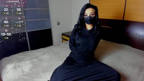 Snapshot of habibi_moon chatting on January 27, 2:10 am Linda online show from January 27, 2:10 am