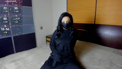 Snapshot of habibi_moon chatting on January 22, 2:15 am Linda online show from January 22, 2:15 am