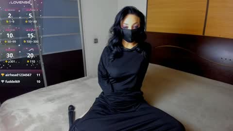 Snapshot of habibi_moon chatting on February 8, 2:15 am Linda online show from February 8, 2:15 am