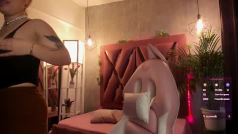 Haely online show from January 12, 11:17 am