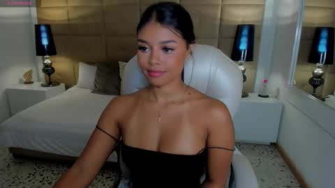 Snapshot of hailey_florez chatting on October 10, 3:39 pm hailey online show from October 10, 3:39 pm