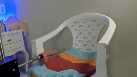 haileysans online show from March 25, 11:46 am