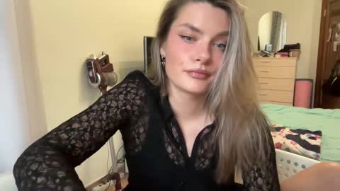 haley_rune online show from March 1, 2:34 pm