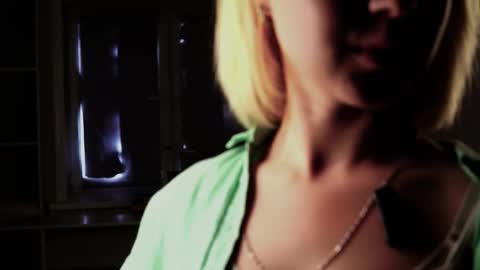 Snapshot of haleynygard chatting on September 10, 2:22 am Nika online show from September 10, 2:22 am